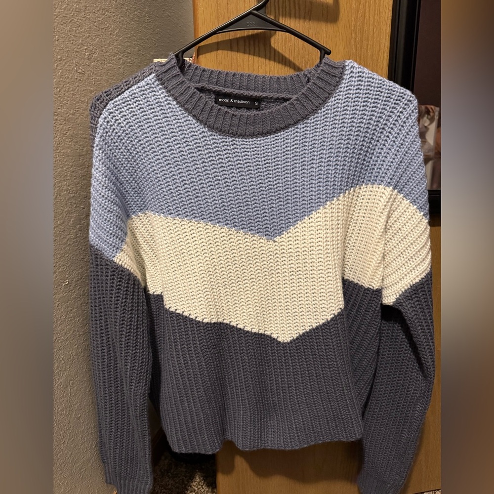 Moon & Madison Women's Colorblock Sweater - Blue, Cream, and Gray